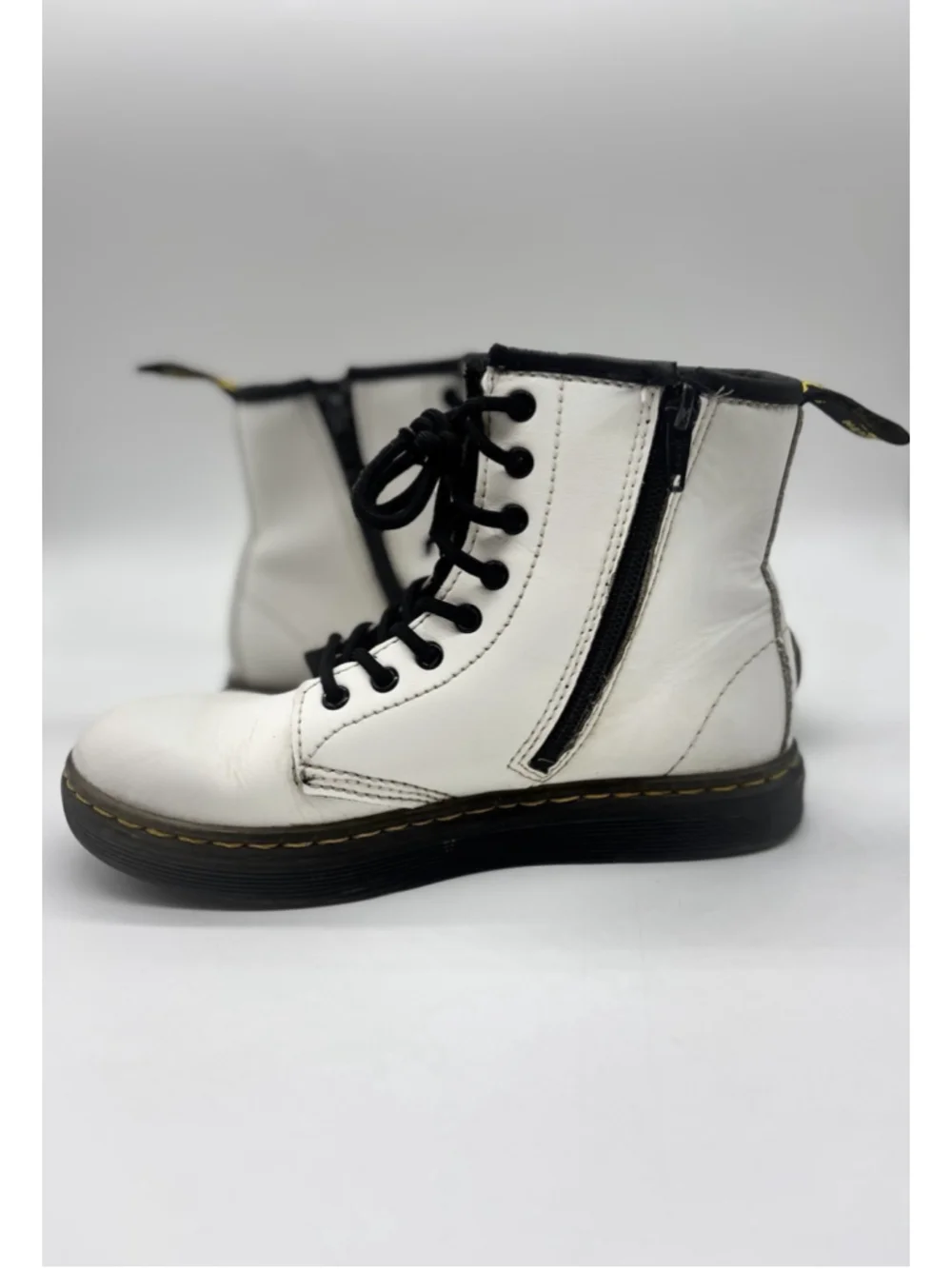 Doc Dr. Martens Girls Zavala J AW004 Lace Up Combat Boot White Size 2 Youth